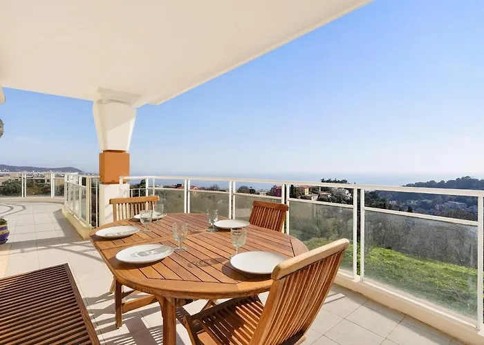 Апартаменты 3br Flat With Sea View Balcony - Pool & Parking *