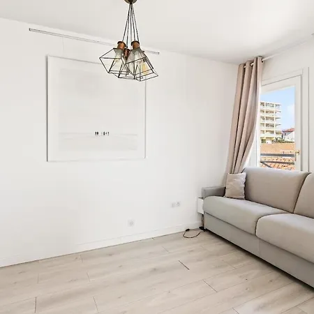 3br Flat With Sea View Balcony - Pool & Parking Nice