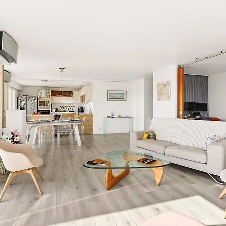 Appartement 3br Flat With Sea View Balcony - Pool & Parking *