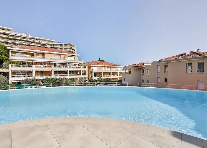 شقة 3br Flat With Sea View Balcony - Pool & Parking